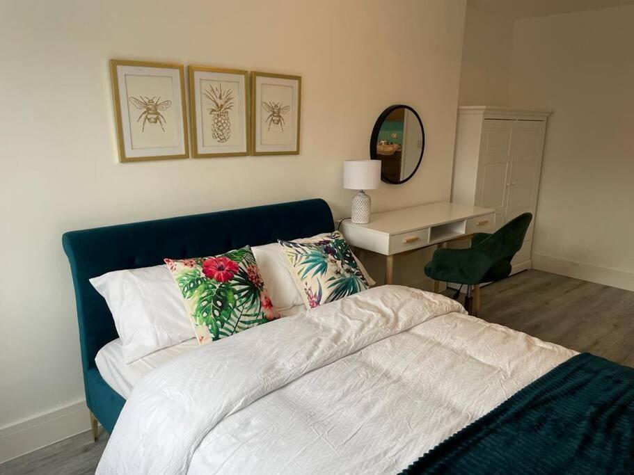 Stunning And Spacious 2Bed Flat In Central Woking Dış mekan fotoğraf