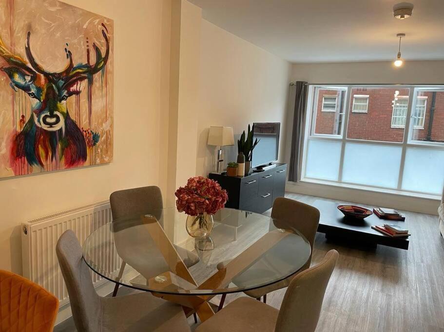 Stunning And Spacious 2Bed Flat In Central Woking Dış mekan fotoğraf
