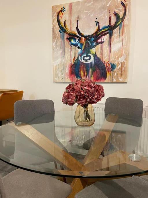 Stunning And Spacious 2Bed Flat In Central Woking Dış mekan fotoğraf