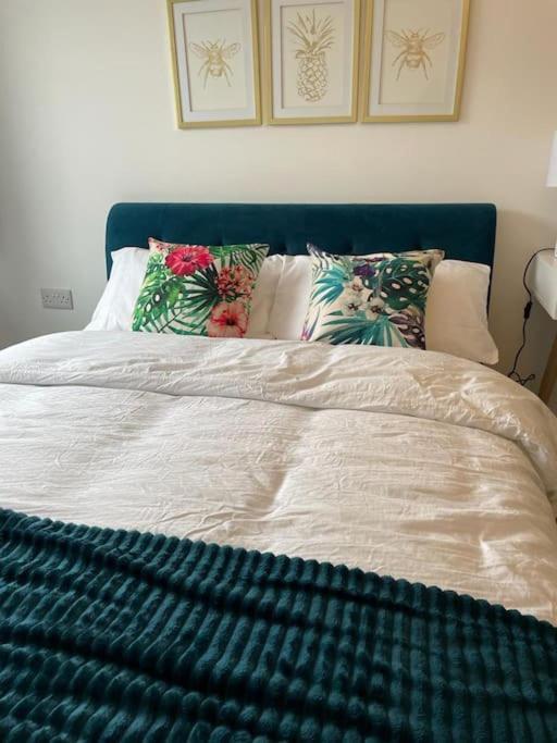 Stunning And Spacious 2Bed Flat In Central Woking Dış mekan fotoğraf