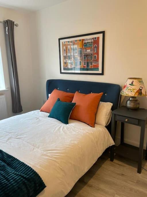 Stunning And Spacious 2Bed Flat In Central Woking Dış mekan fotoğraf